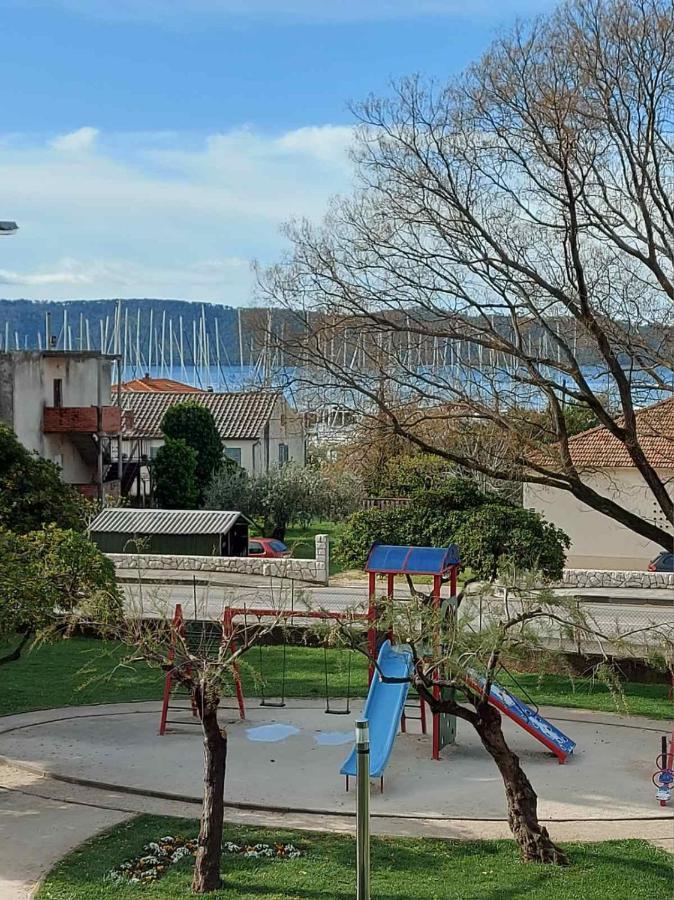 Cosy Family Apartment Marina Kastela Near Airport Екстериор снимка